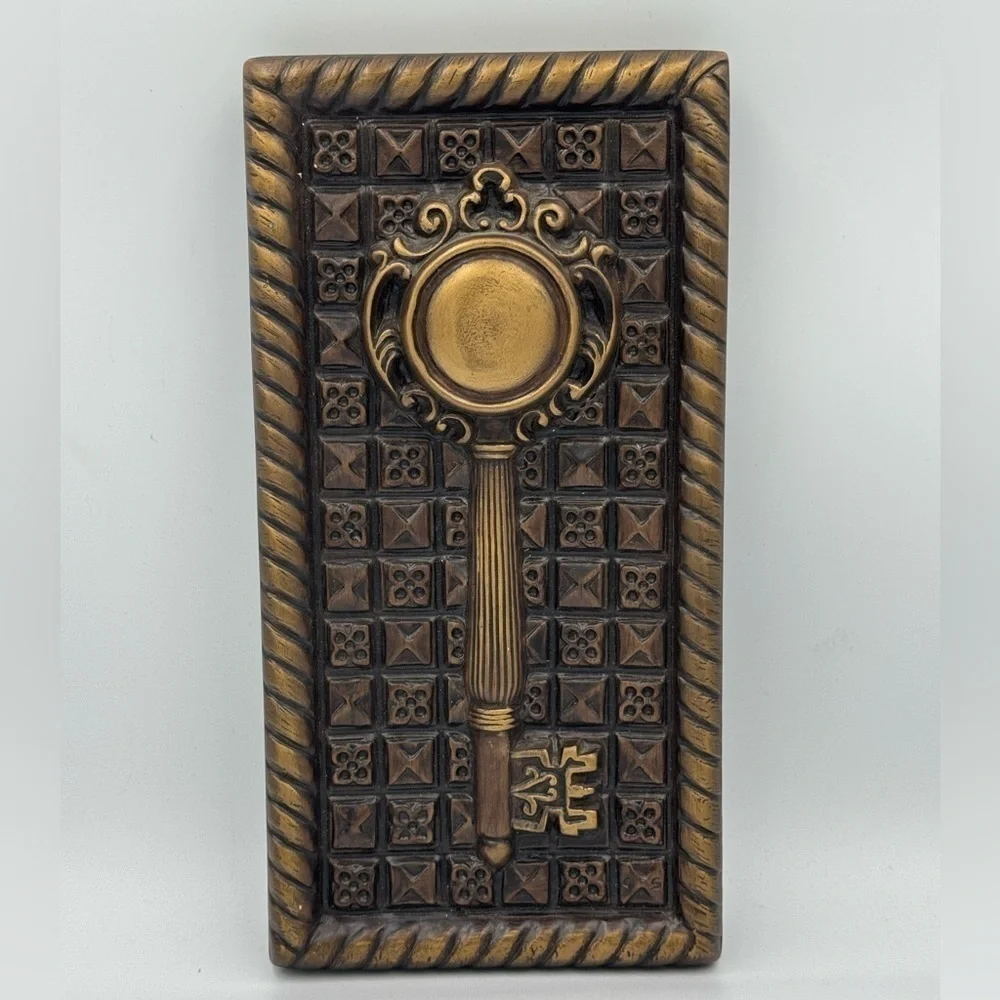 Vintage Eur-o-Con Plaster Hollow Mold- Gold Key Wall Decor